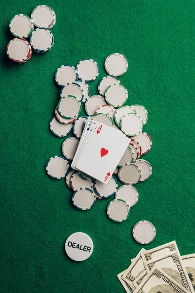 viv55 mobile app home screen showing live-dealer tables and slot games